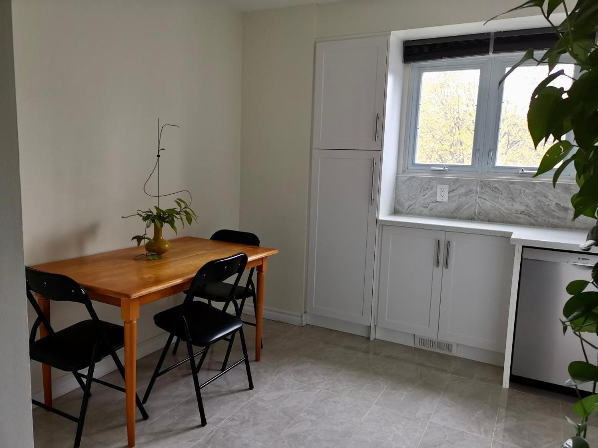 Private Rooms In House In North York Shared Kitchen Торонто Экстерьер фото